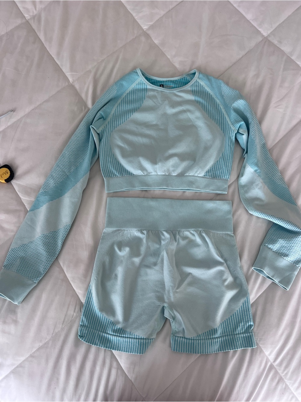 Workout set Long Sleeve Crop Top & High-Waist Shorts Set - Light Blue